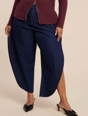ELOQUII PETAL SHAPE OPEN SIDE JEANS